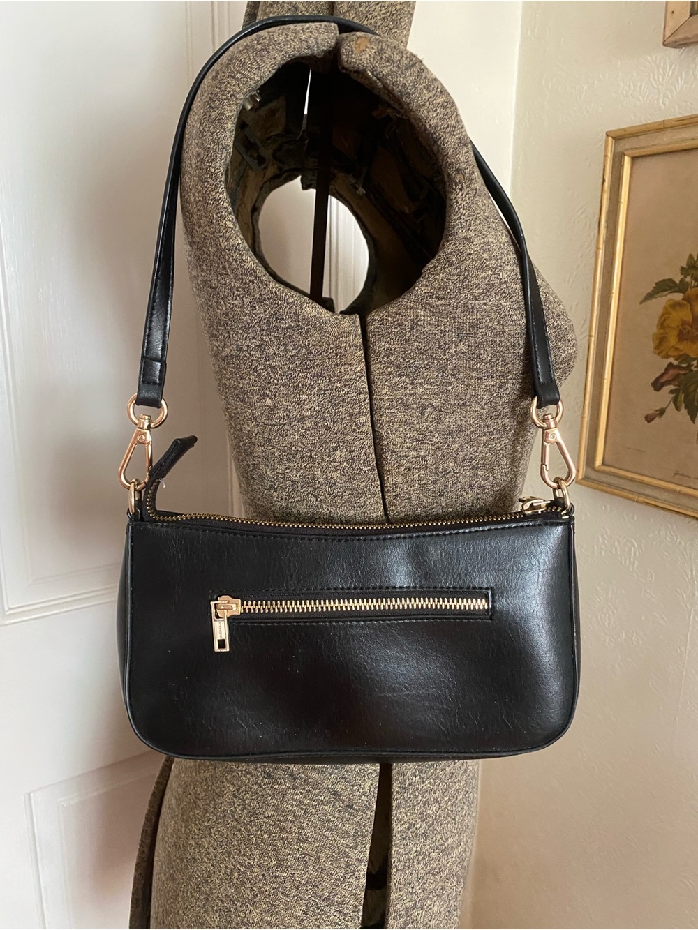 NWOT Brandy Melville John Galt Classic Black Baguette Shoulder Bag Gold Hardware